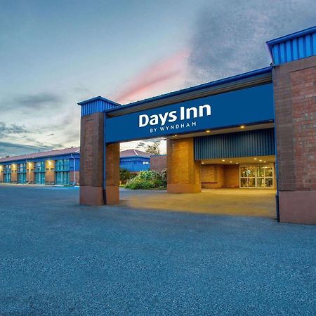 Days Inn By Wyndham Sudbury & Conference Centre Exterior foto