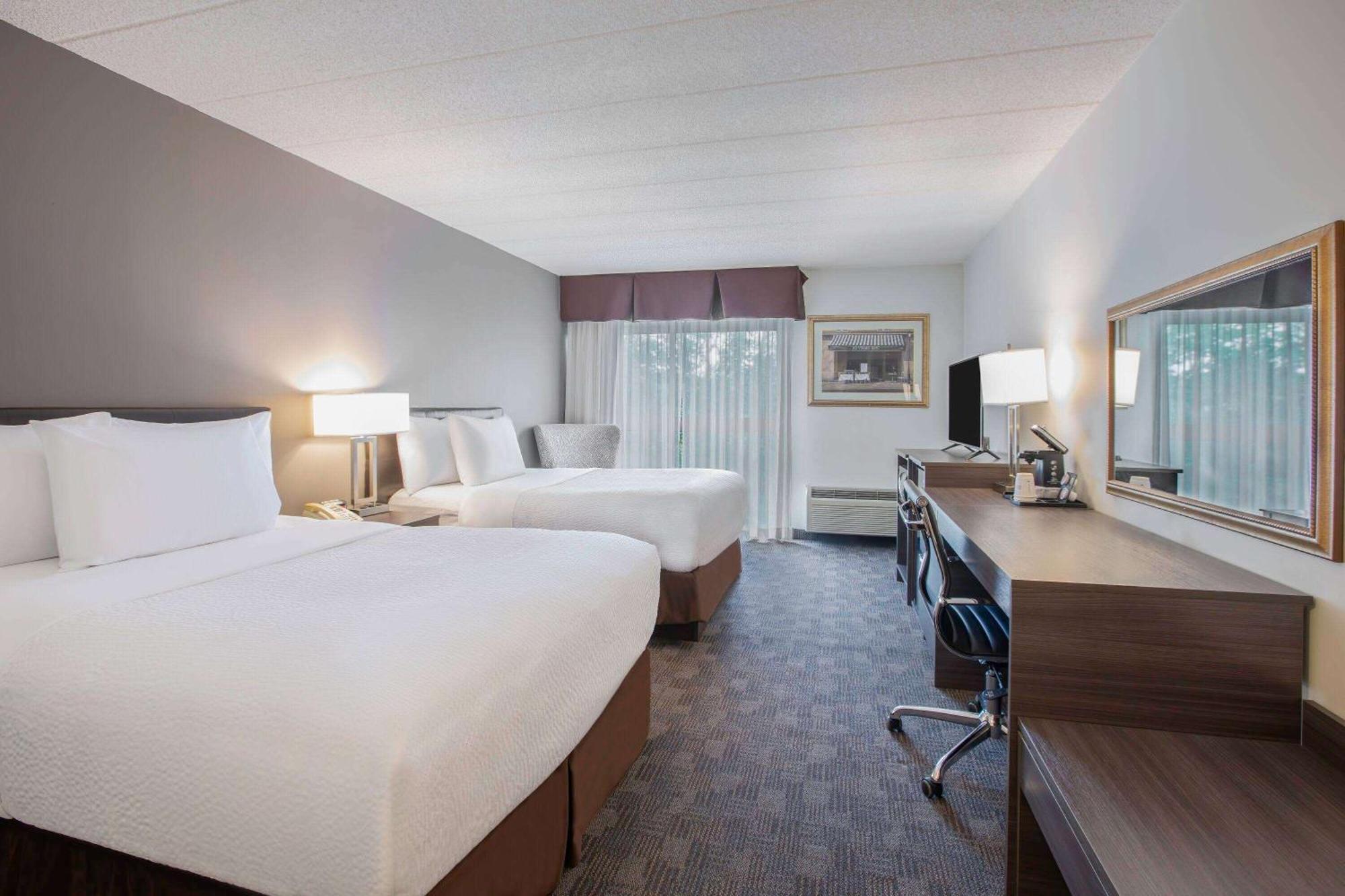 Days Inn By Wyndham Sudbury & Conference Centre Exterior foto
