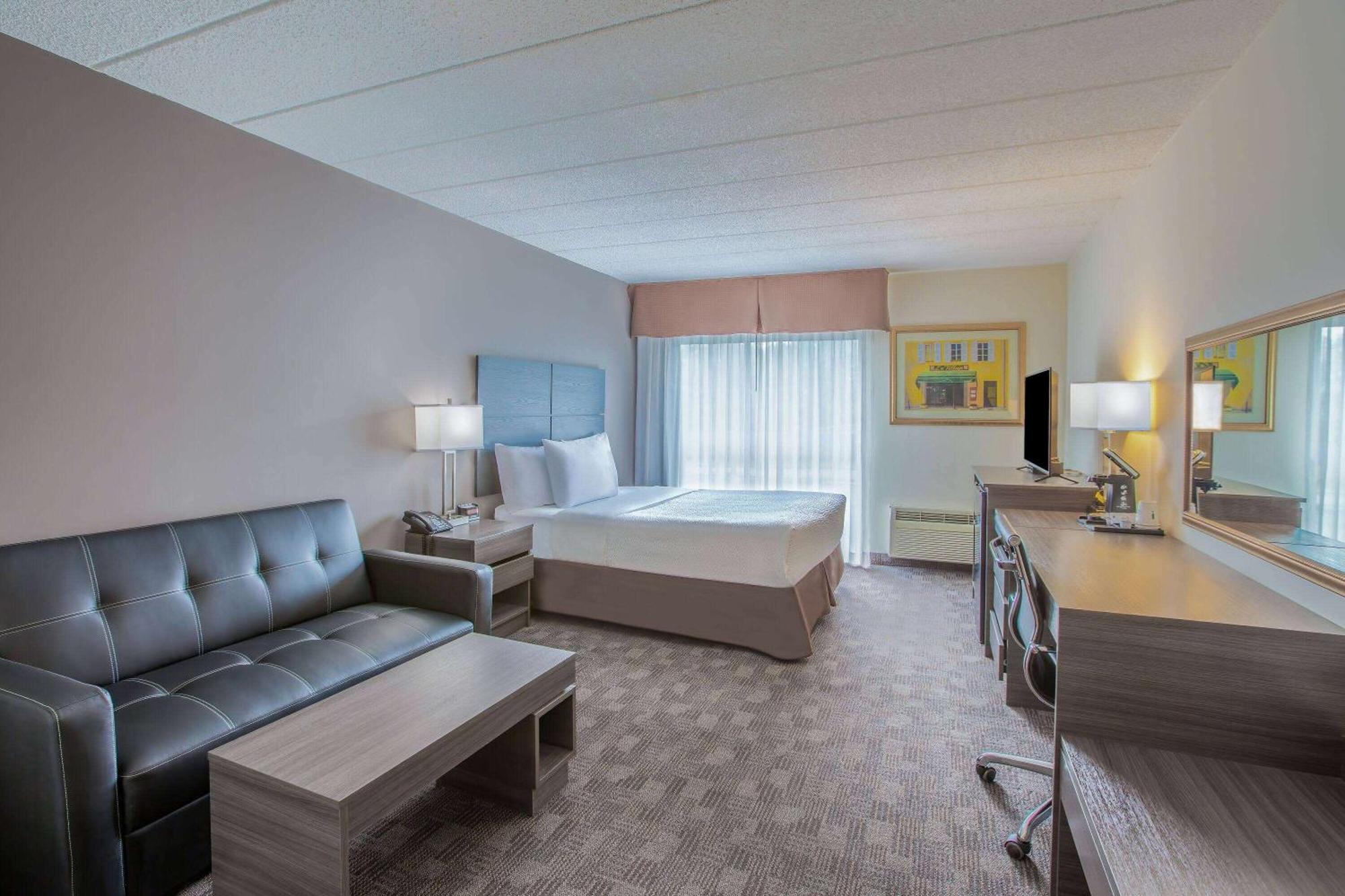 Days Inn By Wyndham Sudbury & Conference Centre Exterior foto