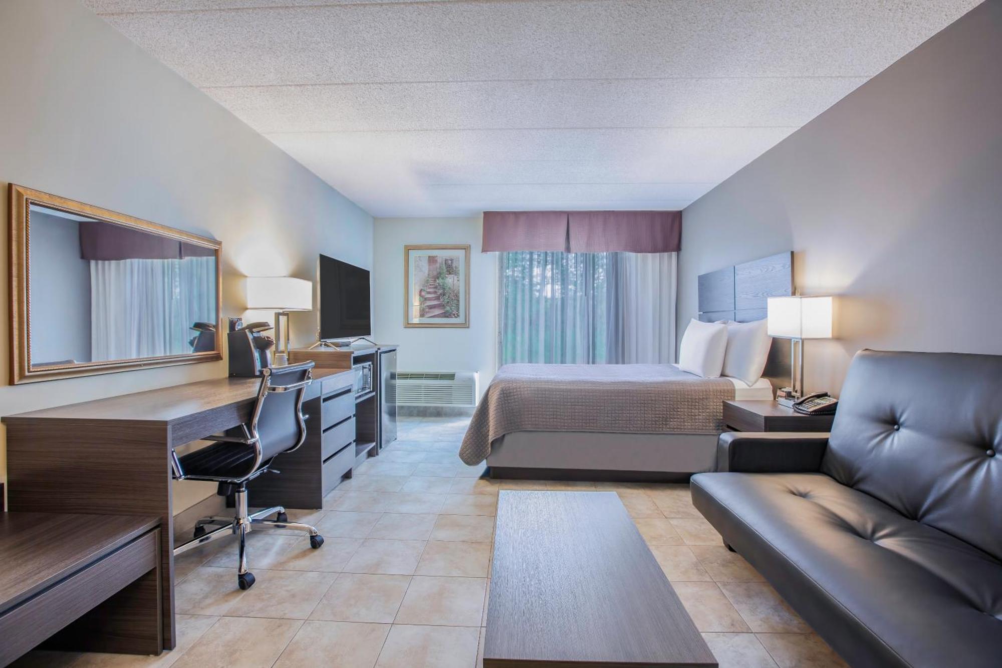Days Inn By Wyndham Sudbury & Conference Centre Exterior foto